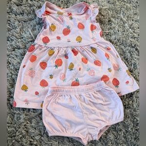 Carters Baby Girl 9 mo 2 pc set